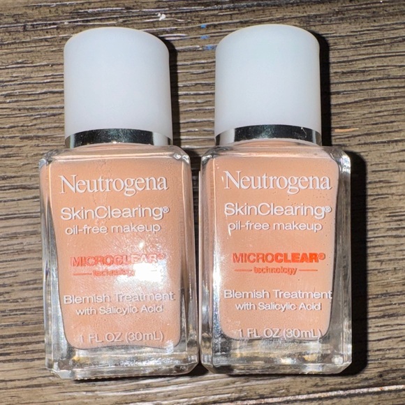 Neutrogena SkinClearing Oil-Free Makeup X 2 shade 40 Nude - Picture 1 of 3